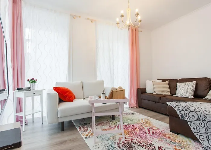 Apartment White Tiles In Center Lissabon