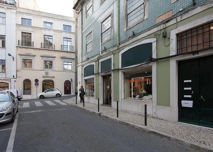 White Tiles In Center Lissabon