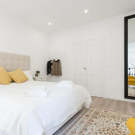 White Tiles In Center Appartement Lisboa