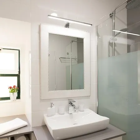 Apartment White Tiles In Center