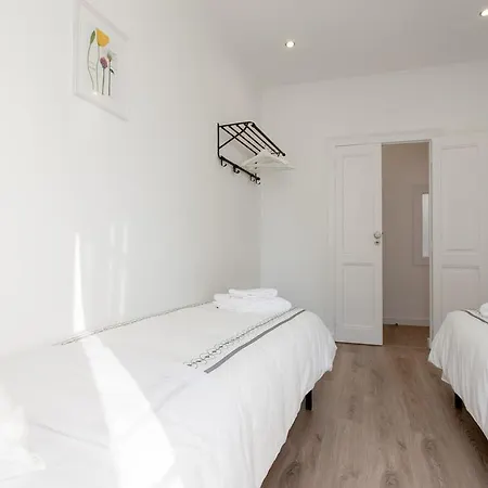 White Tiles In Center Apartment *